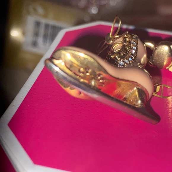 JUICY COUTURE PINK ICE SKATE CHARM